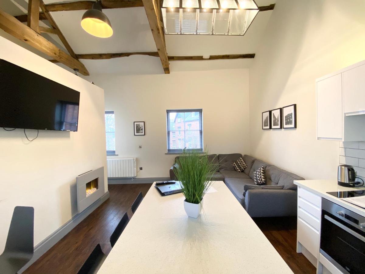 Loft At The Coach House Apartments ลีดส์ ภายนอก รูปภาพ