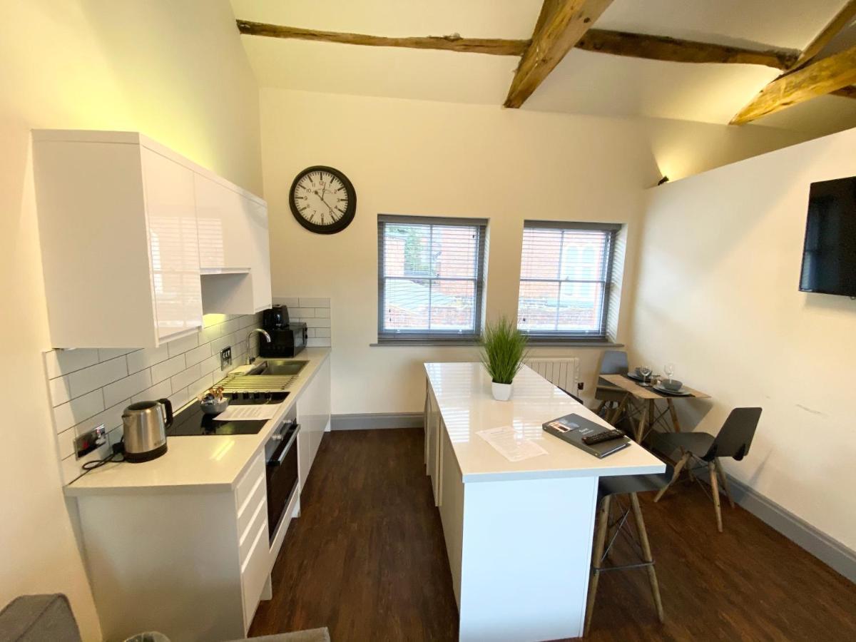 Loft At The Coach House Apartments ลีดส์ ภายนอก รูปภาพ